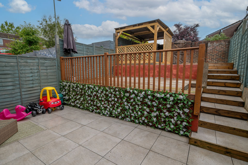Tamarisk Close